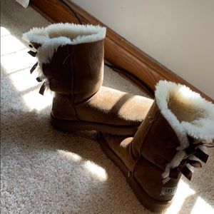 UGG Shoes - Brown Bailey Bow Ugg’s UGG Shoes - Brown Bailey Bow Ugg’s
